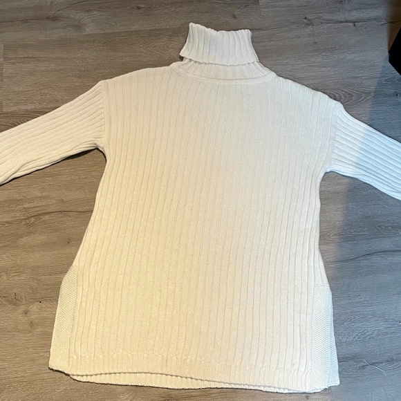 Simple Wool & Cotton Sweater in Ivory - Picture 5 of 8